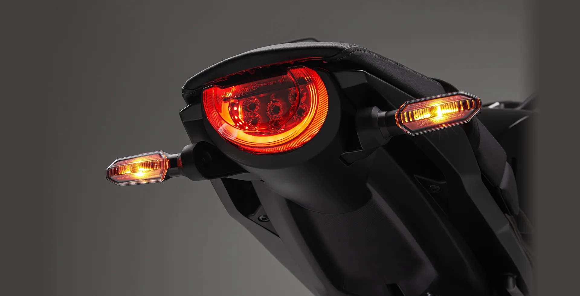 ESS alerta de frenagem CB 1000R Black Edition
